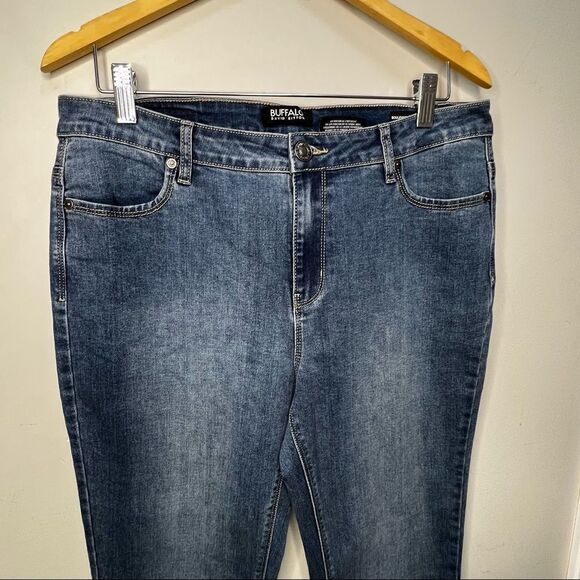 𝅺Buffalo Mid Rise Straight  Leg jeans Size 12 - Picture 2 of 8
